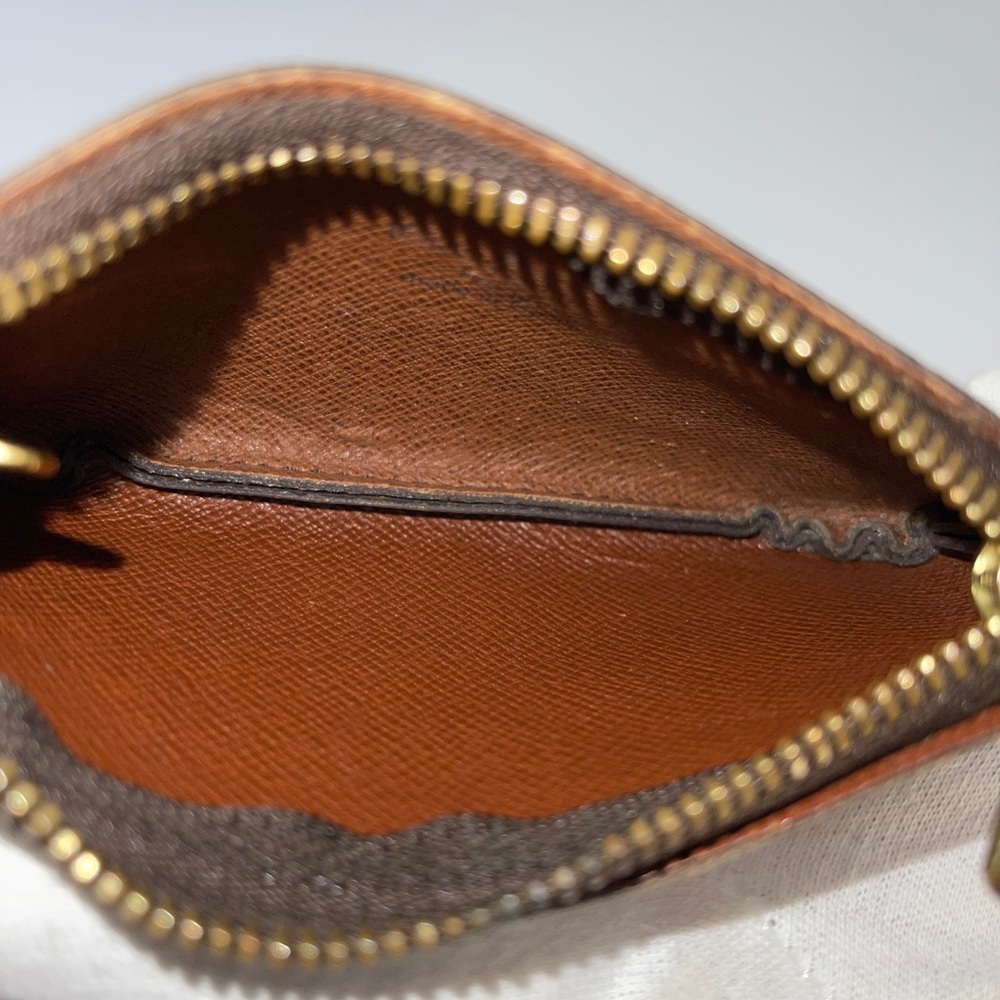 Authentic Louis Vuitton key pouch Monogram - Picture 5 of 11